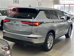 ميتسوبيشي اوتلاندر